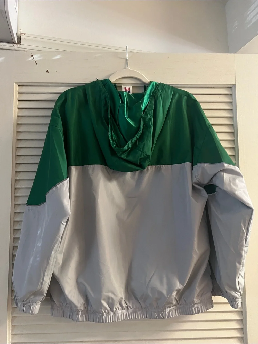 Philadelphia Eagles Green & White Pullover Windbreaker 🦅💚🏈